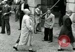 Immagine di Donne collaboratori Parigi Francia, 1944, secondo 45 filmato di repertorio 65675022028