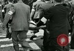 Immagine di Donne collaboratori Parigi Francia, 1944, secondo 58 filmato di repertorio 65675022028