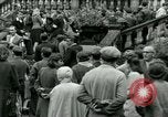 Immagine di Donne collaboratori Parigi Francia, 1944, secondo 13 filmato di repertorio 65675022029