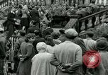 Immagine di Donne collaboratori Parigi Francia, 1944, secondo 14 filmato di repertorio 65675022029