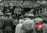 Immagine di Donne collaboratori Parigi Francia, 1944, secondo 17 filmato di repertorio 65675022029