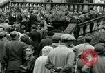 Immagine di Donne collaboratori Parigi Francia, 1944, secondo 18 filmato di repertorio 65675022029