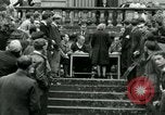 Immagine di Donne collaboratori Parigi Francia, 1944, secondo 29 filmato di repertorio 65675022029