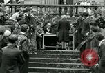 Immagine di Donne collaboratori Parigi Francia, 1944, secondo 33 filmato di repertorio 65675022029