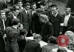 Immagine di Donne collaboratori Parigi Francia, 1944, secondo 35 filmato di repertorio 65675022029