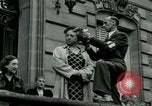 Immagine di Donne collaboratori Parigi Francia, 1944, secondo 38 filmato di repertorio 65675022029