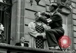 Immagine di Donne collaboratori Parigi Francia, 1944, secondo 40 filmato di repertorio 65675022029