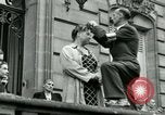 Immagine di Donne collaboratori Parigi Francia, 1944, secondo 41 filmato di repertorio 65675022029