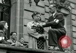 Immagine di Donne collaboratori Parigi Francia, 1944, secondo 44 filmato di repertorio 65675022029