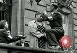 Immagine di Donne collaboratori Parigi Francia, 1944, secondo 46 filmato di repertorio 65675022029