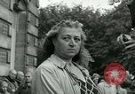 Immagine di Donne collaboratori Parigi Francia, 1944, secondo 52 filmato di repertorio 65675022029
