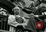 Immagine di Donne collaboratori Parigi Francia, 1944, secondo 59 filmato di repertorio 65675022029