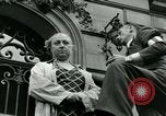 Immagine di Donne collaboratori Parigi Francia, 1944, secondo 60 filmato di repertorio 65675022029