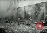 Immagine di Post office bombardamento Napoli Italia, 1943, secondo 23 filmato di repertorio 65675022035