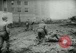 Immagine di Post office bombardamento Napoli Italia, 1943, secondo 25 filmato di repertorio 65675022035