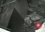 Immagine di Post office bombardamento Napoli Italia, 1943, secondo 47 filmato di repertorio 65675022035