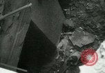 Immagine di Post office bombardamento Napoli Italia, 1943, secondo 49 filmato di repertorio 65675022035