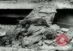 Immagine di Post office bombardamento Napoli Italia, 1943, secondo 54 filmato di repertorio 65675022035