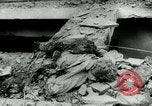 Immagine di Post office bombardamento Napoli Italia, 1943, secondo 55 filmato di repertorio 65675022035