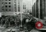 Immagine di Post office bombardamento Napoli Italia, 1943, secondo 59 filmato di repertorio 65675022035