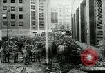 Immagine di Post office bombardamento Napoli Italia, 1943, secondo 61 filmato di repertorio 65675022035