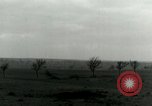 Standbild Elemente der US-Armee 7 Förderung durch Frankreich in Zweiten Weltkrieg Surbourg Elsass Frankreich, 1945, aus Sekunde 5 historischem Filmmaterial Videoclip 65675022037