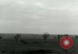 Standbild Elemente der US-Armee 7 Förderung durch Frankreich in Zweiten Weltkrieg Surbourg Elsass Frankreich, 1945, aus Sekunde 9 historischem Filmmaterial Videoclip 65675022037