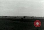 Standbild Elemente der US-Armee 7 Förderung durch Frankreich in Zweiten Weltkrieg Surbourg Elsass Frankreich, 1945, aus Sekunde 18 historischem Filmmaterial Videoclip 65675022037