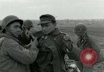 Standbild Elemente der US-Armee 7 Förderung durch Frankreich in Zweiten Weltkrieg Surbourg Elsass Frankreich, 1945, aus Sekunde 29 historischem Filmmaterial Videoclip 65675022037