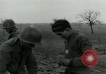 Standbild Elemente der US-Armee 7 Förderung durch Frankreich in Zweiten Weltkrieg Surbourg Elsass Frankreich, 1945, aus Sekunde 37 historischem Filmmaterial Videoclip 65675022037