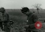 Standbild Elemente der US-Armee 7 Förderung durch Frankreich in Zweiten Weltkrieg Surbourg Elsass Frankreich, 1945, aus Sekunde 38 historischem Filmmaterial Videoclip 65675022037
