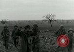 Standbild Elemente der US-Armee 7 Förderung durch Frankreich in Zweiten Weltkrieg Surbourg Elsass Frankreich, 1945, aus Sekunde 54 historischem Filmmaterial Videoclip 65675022037