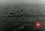 Standbild 17 Airborne Division Chalons Frankreich, 1945, aus Sekunde 23 historischem Filmmaterial Videoclip 65675022039