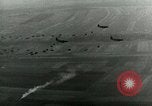 Standbild 17 Airborne Division Chalons Frankreich, 1945, aus Sekunde 29 historischem Filmmaterial Videoclip 65675022039
