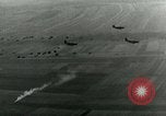 Standbild 17 Airborne Division Chalons Frankreich, 1945, aus Sekunde 31 historischem Filmmaterial Videoclip 65675022039