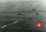 Standbild 17 Airborne Division Chalons Frankreich, 1945, aus Sekunde 33 historischem Filmmaterial Videoclip 65675022039