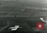 Standbild 17 Airborne Division Chalons Frankreich, 1945, aus Sekunde 41 historischem Filmmaterial Videoclip 65675022039