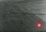 Standbild 17 Airborne Division Chalons Frankreich, 1945, aus Sekunde 58 historischem Filmmaterial Videoclip 65675022039
