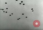 Standbild 17 Airborne Division Chalons Frankreich, 1945, aus Sekunde 11 historischem Filmmaterial Videoclip 65675022040