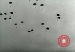 Standbild 17 Airborne Division Chalons Frankreich, 1945, aus Sekunde 13 historischem Filmmaterial Videoclip 65675022040