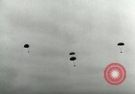 Standbild 17 Airborne Division Chalons Frankreich, 1945, aus Sekunde 16 historischem Filmmaterial Videoclip 65675022040