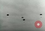 Standbild 17 Airborne Division Chalons Frankreich, 1945, aus Sekunde 17 historischem Filmmaterial Videoclip 65675022040