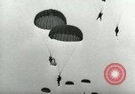 Standbild 17 Airborne Division Chalons Frankreich, 1945, aus Sekunde 27 historischem Filmmaterial Videoclip 65675022040