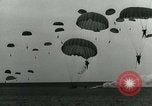 Standbild 17 Airborne Division Chalons Frankreich, 1945, aus Sekunde 30 historischem Filmmaterial Videoclip 65675022040