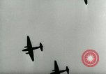 Standbild 17 Airborne Division Chalons Frankreich, 1945, aus Sekunde 36 historischem Filmmaterial Videoclip 65675022040