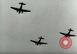 Standbild 17 Airborne Division Chalons Frankreich, 1945, aus Sekunde 42 historischem Filmmaterial Videoclip 65675022040