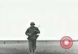 Standbild 17 Airborne Division Chalons Frankreich, 1945, aus Sekunde 60 historischem Filmmaterial Videoclip 65675022040