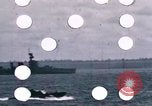 Standbild britischen Offiziere Atlantik, 1944, aus Sekunde 5 historischem Filmmaterial Videoclip 65675022052