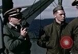 Standbild britischen Offiziere Atlantik, 1944, aus Sekunde 26 historischem Filmmaterial Videoclip 65675022052