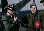 Standbild britischen Offiziere Atlantik, 1944, aus Sekunde 27 historischem Filmmaterial Videoclip 65675022052